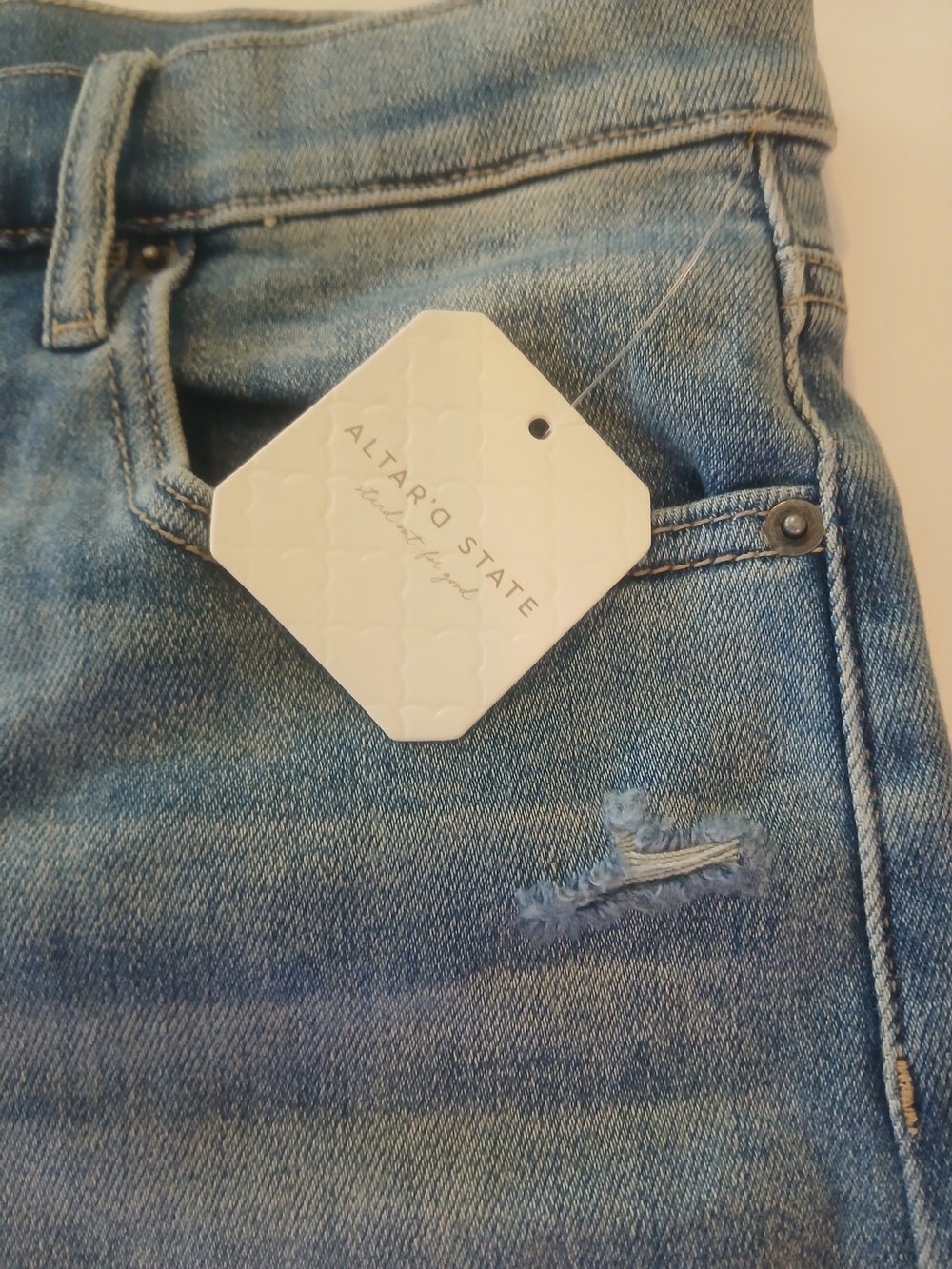 Altar'd State Men's Light Blue Distressed Jeans